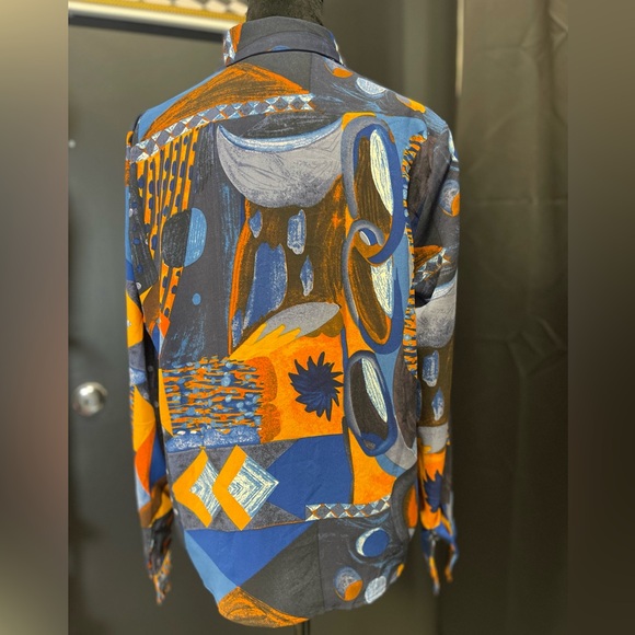 Unique Abstract Pattern Top - Picture 2 of 2